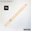 Baguettes de batterie VIKORY WOOD 7A sur fond gris